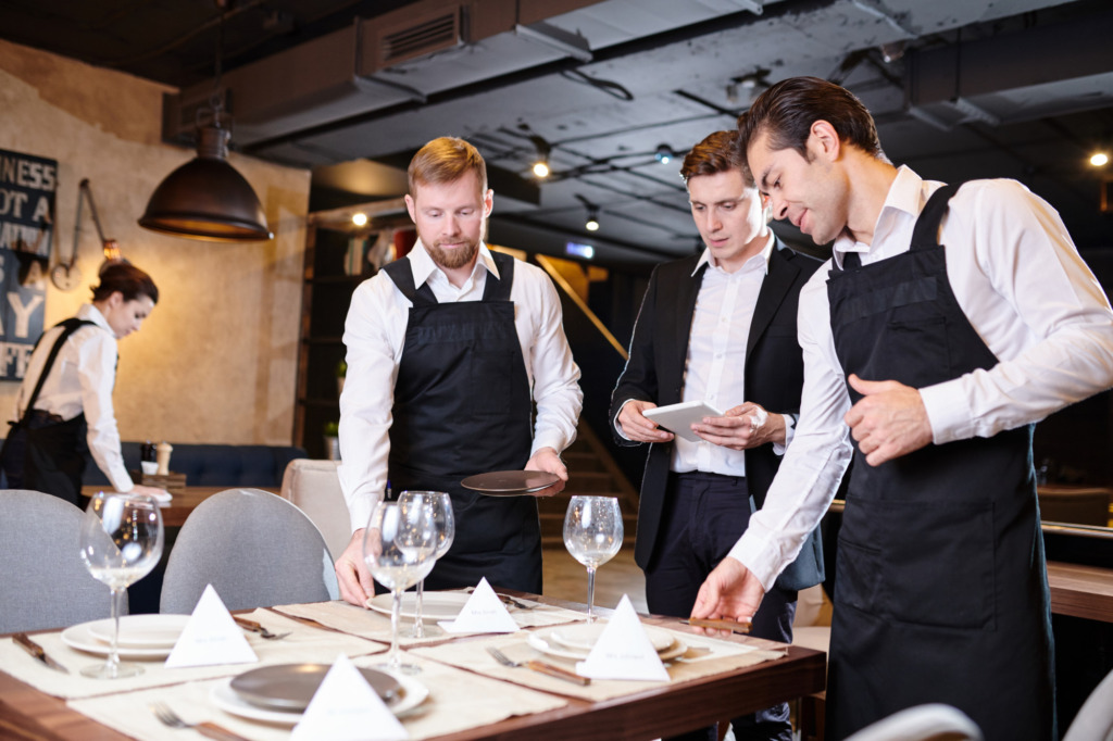Chef / Cheffe de rang